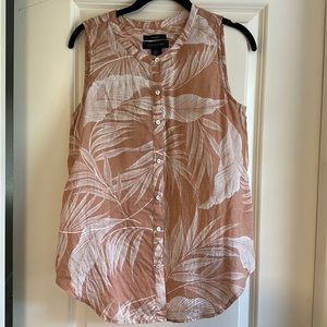 Tahari sleeveless 100% linen top